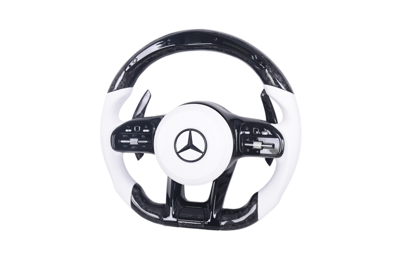 Volant Mercedes AMG Cuir Blanc Carbone 2014-2022 - en situation - Becquet Voiture