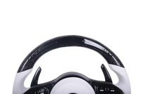 Volant Mercedes AMG Cuir Blanc Carbone 2014-2022 - vue de trois-quarts - Becquet Voiture