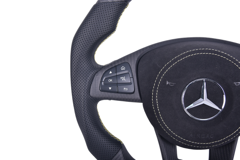 Volant Mercedes AMG Edition 1 Carbone Cuir - packshot studio - Becquet Voiture