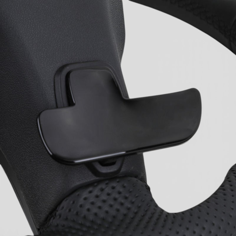 Volant Performance carbone cuir Mercedes Classe E W213 sport 2016-2023 - détail du montage 5 - Becquet Voiture