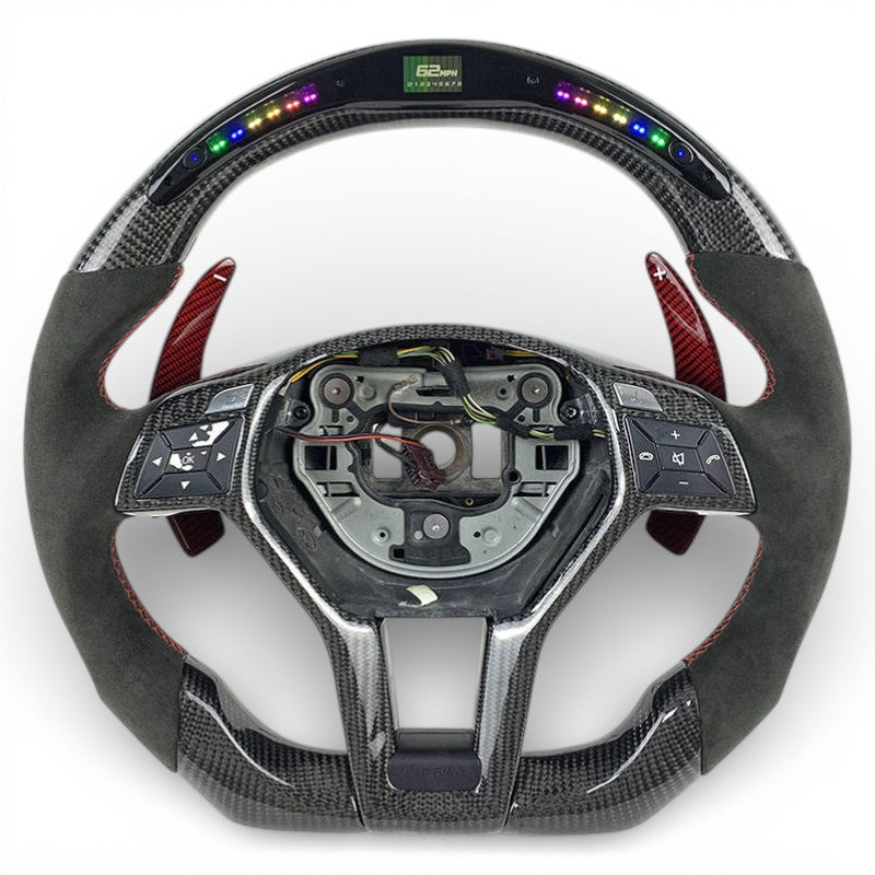 Volant Performance carbone Mercedes Classe A W176 2012-2018 - en situation - Becquet Voiture