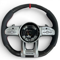 Volant Performance Carbone Mercedes Classe E W213 AMG 2016-2023 - détail du montage 3 - Becquet Voiture