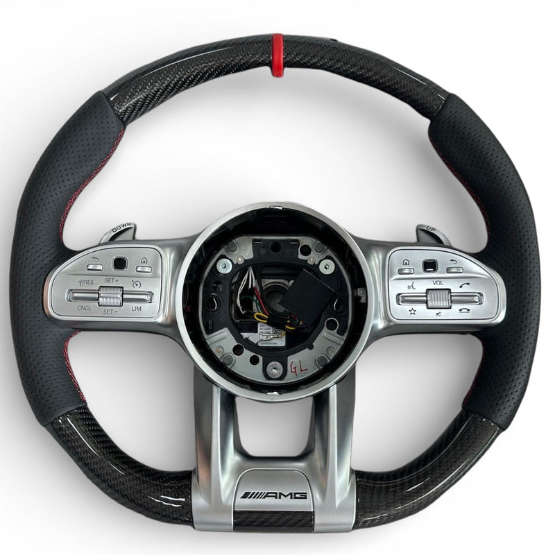 Volant Performance Carbone Mercedes Classe E W213 AMG 2016-2023 - détail du montage 3 - Becquet Voiture
