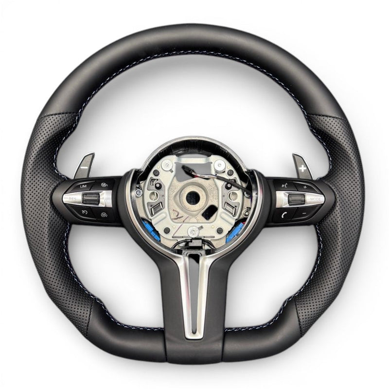 M-Lenkrad Performance Pack BMW 2er F22 M2 F87 Leder Alcantara Carbon - am Fahrzeug montiert - Becquet Voiture