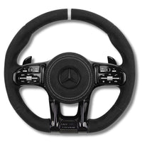 Volant Sport AMG Mercedes W205 Cuir Alcantara - vue de trois-quarts - Becquet Voiture