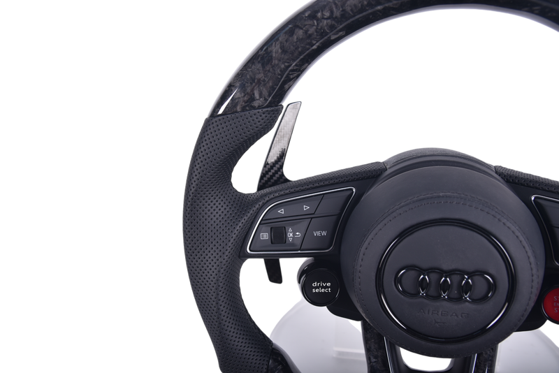 Sportlenkrad Audi A3 S3 RS3 8Y 2014-2024 aus geschmiedetem Carbon - am Fahrzeug montiert - Becquet Voiture