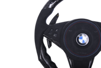 Volant Sport BMW E60 E62 Carbone Forgé Alcantara LED - installé sur véhicule - Becquet Voiture
