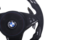 Volant Sport BMW E60 E62 Carbone Forgé Alcantara LED - packshot studio - Becquet Voiture