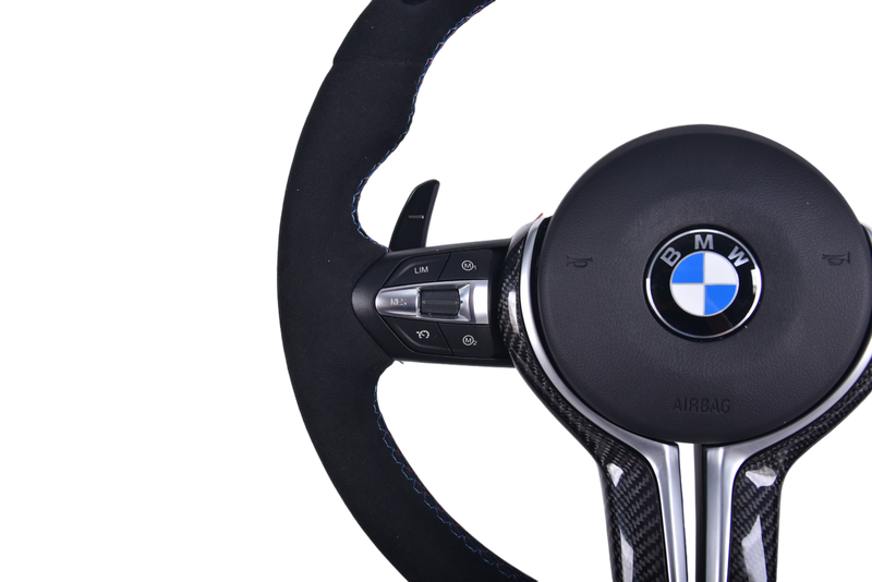 Volant Sport BMW Série F Carbone Alcantara LED V3 - installé sur véhicule - Becquet Voiture