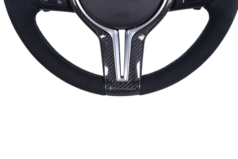 Volant Sport BMW Série F Carbone Alcantara LED V3 - vue de trois-quarts - Becquet Voiture