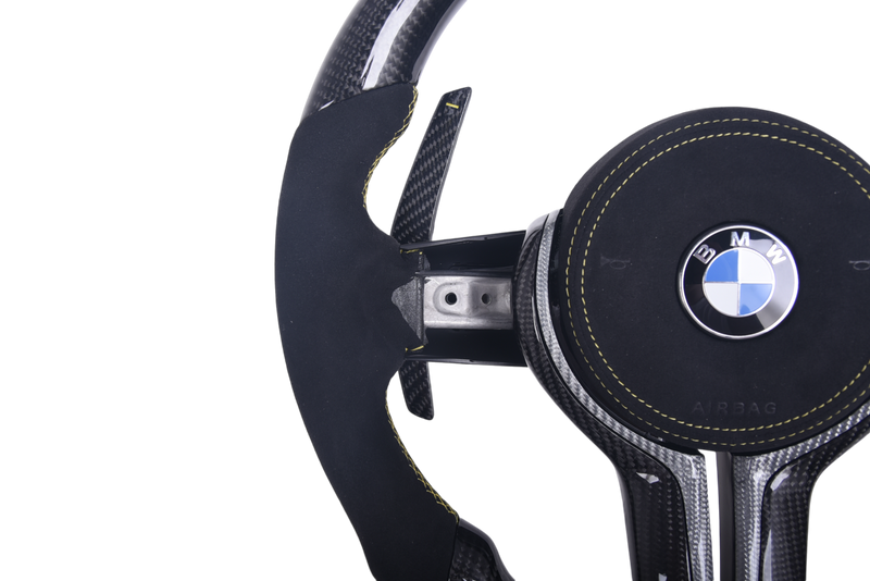 Volant Sport BMW Série F Carbone Alcantara LED V7 - installé sur véhicule - Becquet Voiture