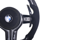 Volant Sport BMW Série F Carbone Alcantara LED V7 - packshot studio - Becquet Voiture
