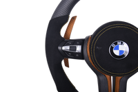 Volant Sport BMW Série F Carbone Mat Alcantara - packshot studio - Becquet Voiture