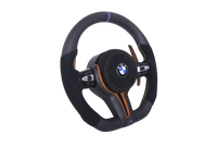 Volant Sport BMW Série F Carbone Mat Alcantara - vue de profil - Becquet Voiture
