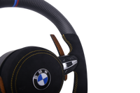 Volant Sport BMW Série F Carbone Mat Alcantara - vue rapprochée - Becquet Voiture