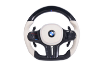 Volant Sport BMW Série G Carbone Blanc Alcantara LED - vue de face - Becquet Voiture