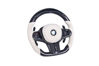 Volant Sport BMW Série G Carbone Blanc Alcantara LED - vue de profil - Becquet Voiture
