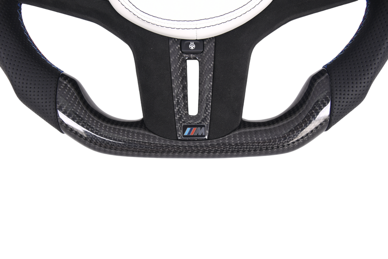 Volant Sport BMW Série G Cuir Alcantara Carbone V2 - installé sur véhicule - Becquet Voiture