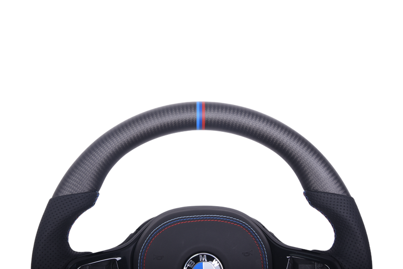 Volant Sport BMW Série G Cuir Mat Carbone - vue de trois-quarts - Becquet Voiture