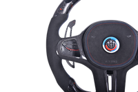 Volant Sport BMW Série G Fibre Carbone Alcantara LED - packshot studio - Becquet Voiture