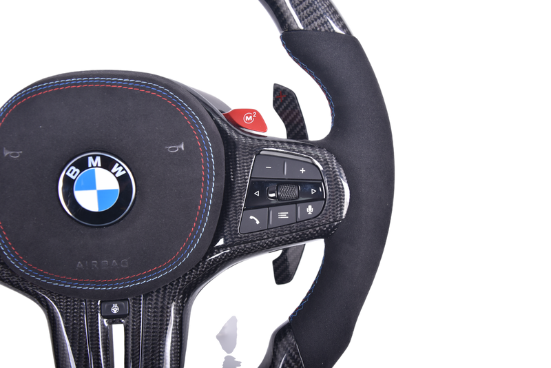 Volant Sport BMW Série G G80 G82 G83 Carbone Alcantara LED - packshot studio - Becquet Voiture