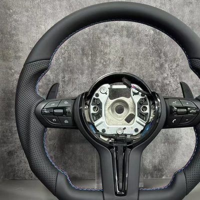 Volant Sport Cuir BMW F30 F10 F20 E90 - installé sur véhicule - Becquet Voiture
