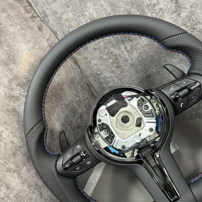 Volant Sport Cuir BMW F30 F10 F20 E90 - packshot studio - Becquet Voiture