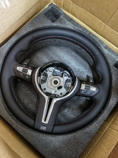Volant Sport M BMW M3 M5 F30 F10 E90 - installé sur véhicule - Becquet Voiture