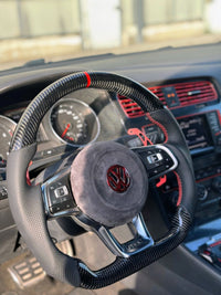 Volant sport méplat VW Polo 6 Phase 1 cuir/carbone 2017-2021 - packshot studio - Becquet Voiture