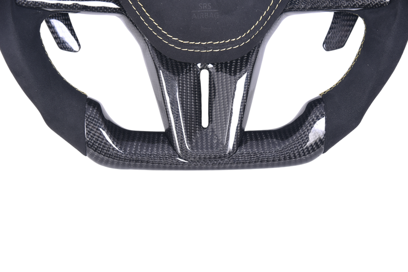 Volant Sport Nissan GT-R Phase 2 2016-2024 Carbone Alcantara - vue de trois-quarts - Becquet Voiture