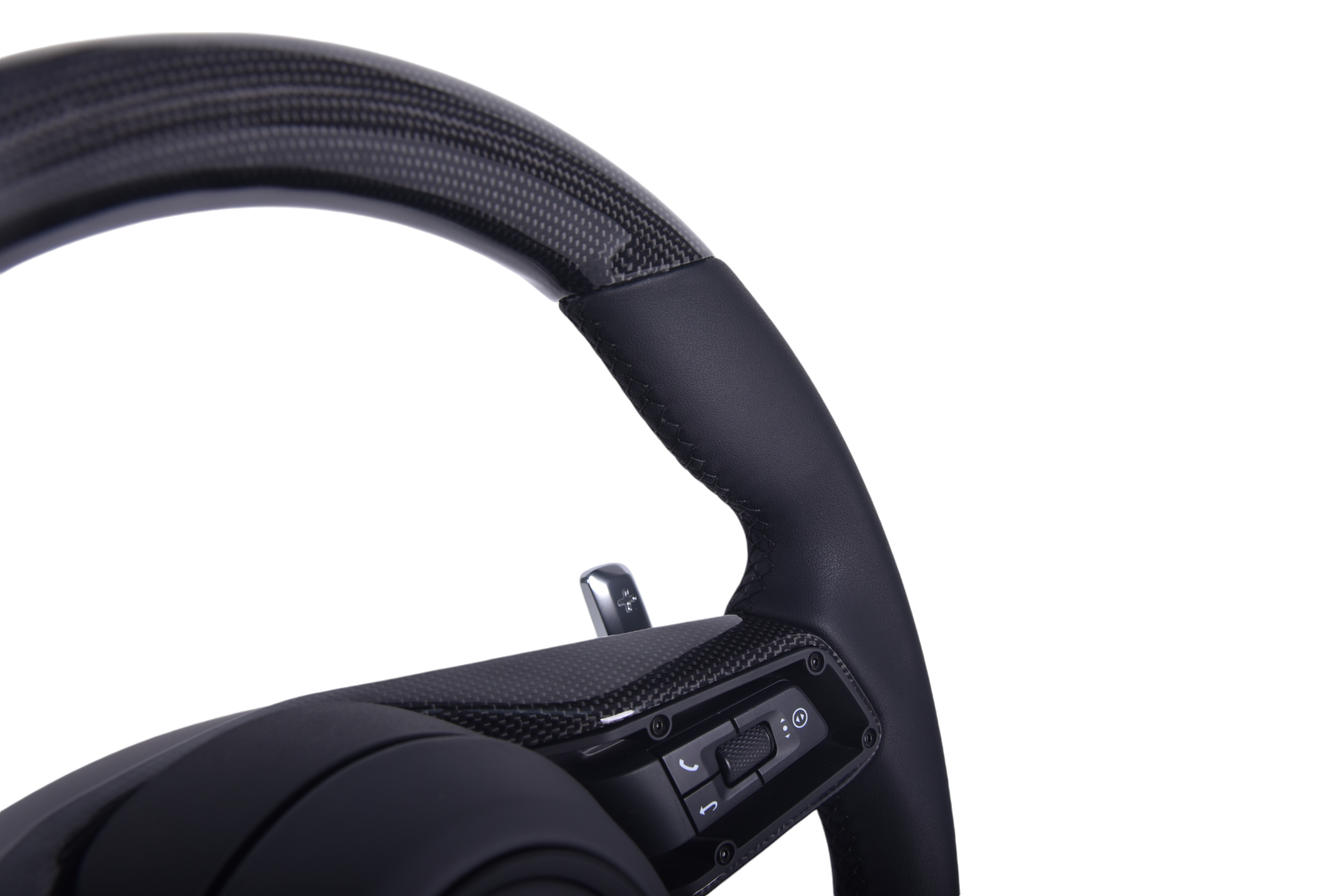 Volant Sport Porsche Macan Cayenne Cuir Alcantara 2015-2024 - détail du montage - Becquet Voiture