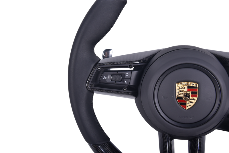 Volant Sport Porsche Macan Cayenne Cuir Alcantara 2015-2024 - installé sur véhicule - Becquet Voiture