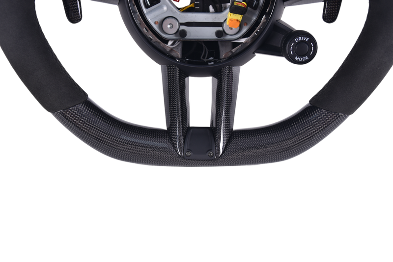 Volant Sur Mesure Porsche Macan Cayenne 2015-2024 - vue de trois-quarts - Becquet Voiture