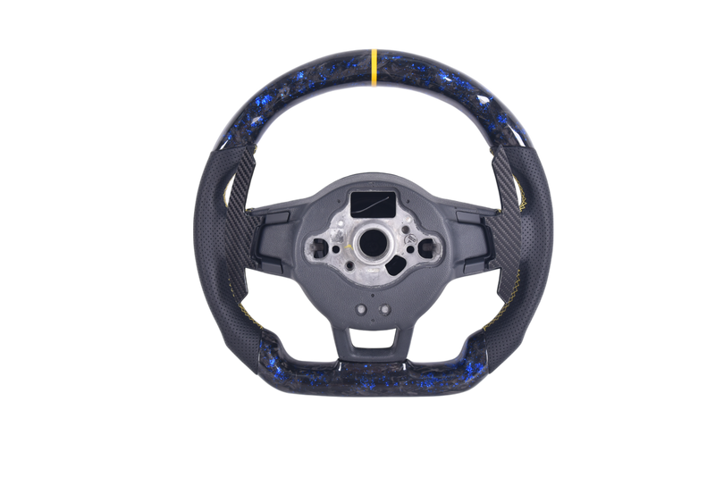 Volant Volkswagen Golf 7 R Carbone Forgé Cuir - vue rapprochée - Becquet Voiture