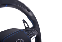 Volant Volkswagen Golf 8 Carbone Cuir LED 2020-2024 - détail du montage - Becquet Voiture
