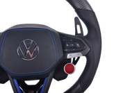 Volant Volkswagen Golf 8 Carbone Cuir LED 2020-2024 - packshot studio - Becquet Voiture