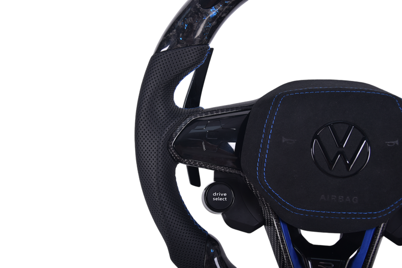 Volant Volkswagen Golf 8 R Carbone Forgé LED Bleu - installé sur véhicule - Becquet Voiture