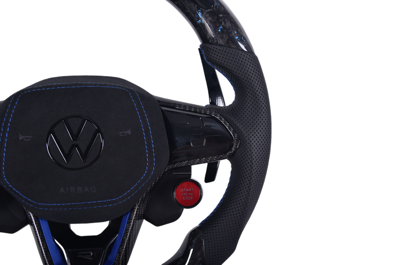 Volant Volkswagen Golf 8 R Carbone Forgé LED Bleu - packshot studio - Becquet Voiture
