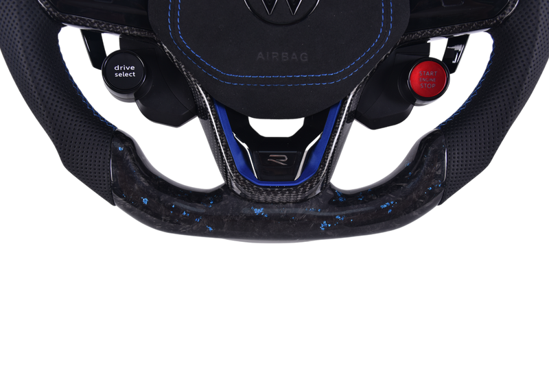 Volant Volkswagen Golf 8 R Carbone Forgé LED Bleu - vue de trois-quarts - Becquet Voiture