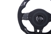 Volant VW Golf 6 Carbone Alcantara LED - installé sur véhicule - Becquet Voiture
