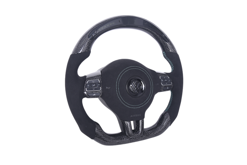 Volant VW Golf 6 Carbone Alcantara LED - vue rapprochée - Becquet Voiture