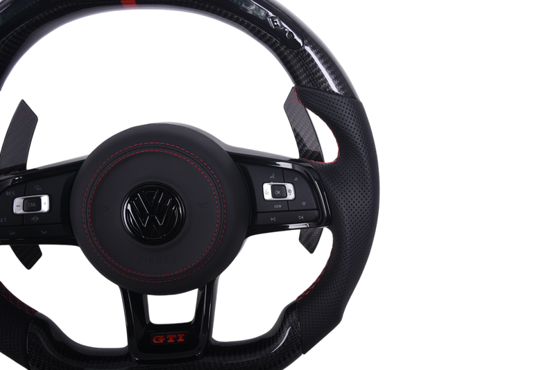 Volant VW Golf 7 Carbone Cuir LED GTD GTI R - packshot studio - Becquet Voiture