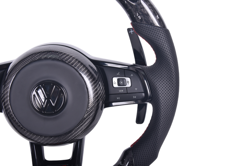 Volant VW Golf 7 GTI R Carbone Forgé - packshot studio - Becquet Voiture