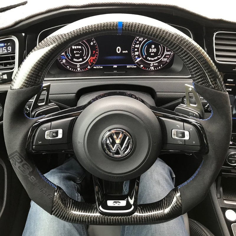 Volant VW Golf 7 GTI R Cuir Carbone Surpiqûres - détail du montage - Becquet Voiture