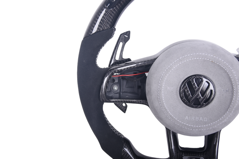 Volant VW Golf 7 R Carbone Alcantara LED V2 - installé sur véhicule - Becquet Voiture