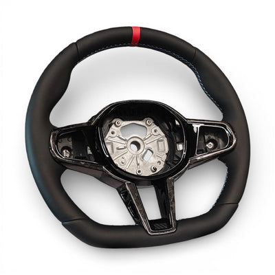 https://cdn.shopify.com/s/files/1/0565/4957/2747/files/volant_bmw_g20_noir_cuir_carbone_forge.jpg?v=1772881503