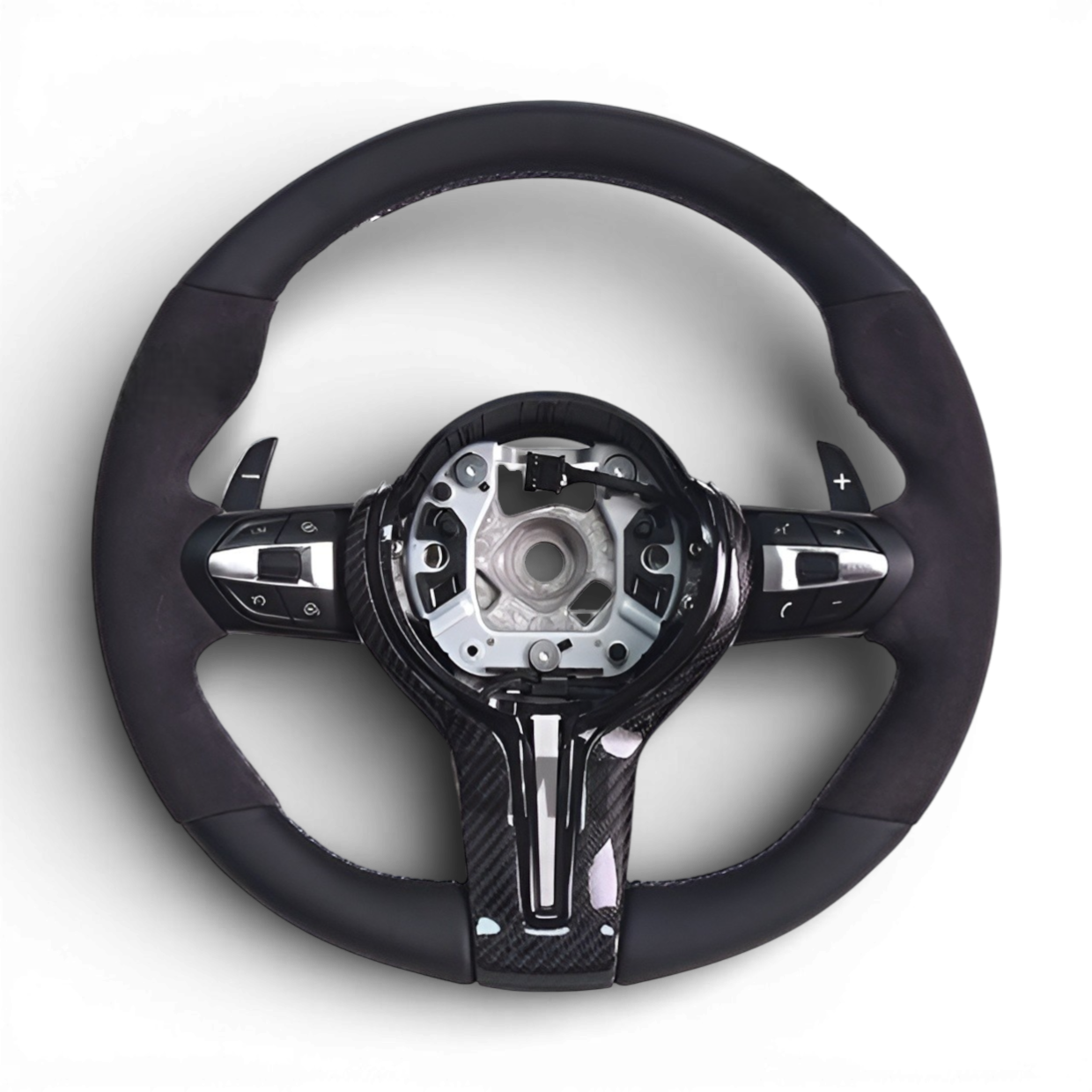 https://cdn.shopify.com/s/files/1/0565/4957/2747/files/volant_bmw_pack_m_-_cuir_lisse_haut_bas_-_carbone_centre_-_alcantara_-_palettes_-_logo_-_coutures_M.png?v=1772905313