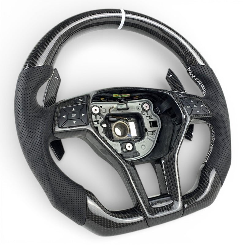 https://cdn.shopify.com/s/files/1/0565/4957/2747/files/volant_mercedes7.jpg?v=1772921360