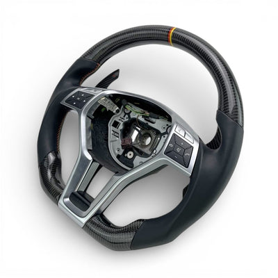 https://cdn.shopify.com/s/files/1/0565/4957/2747/files/volantmercedes15.jpg?v=1772921360
